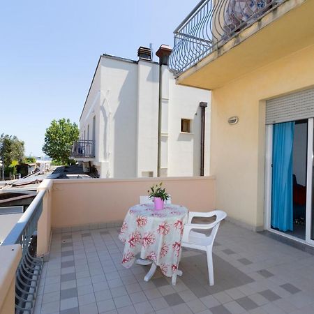 Hotel Giannella Римини Экстерьер фото