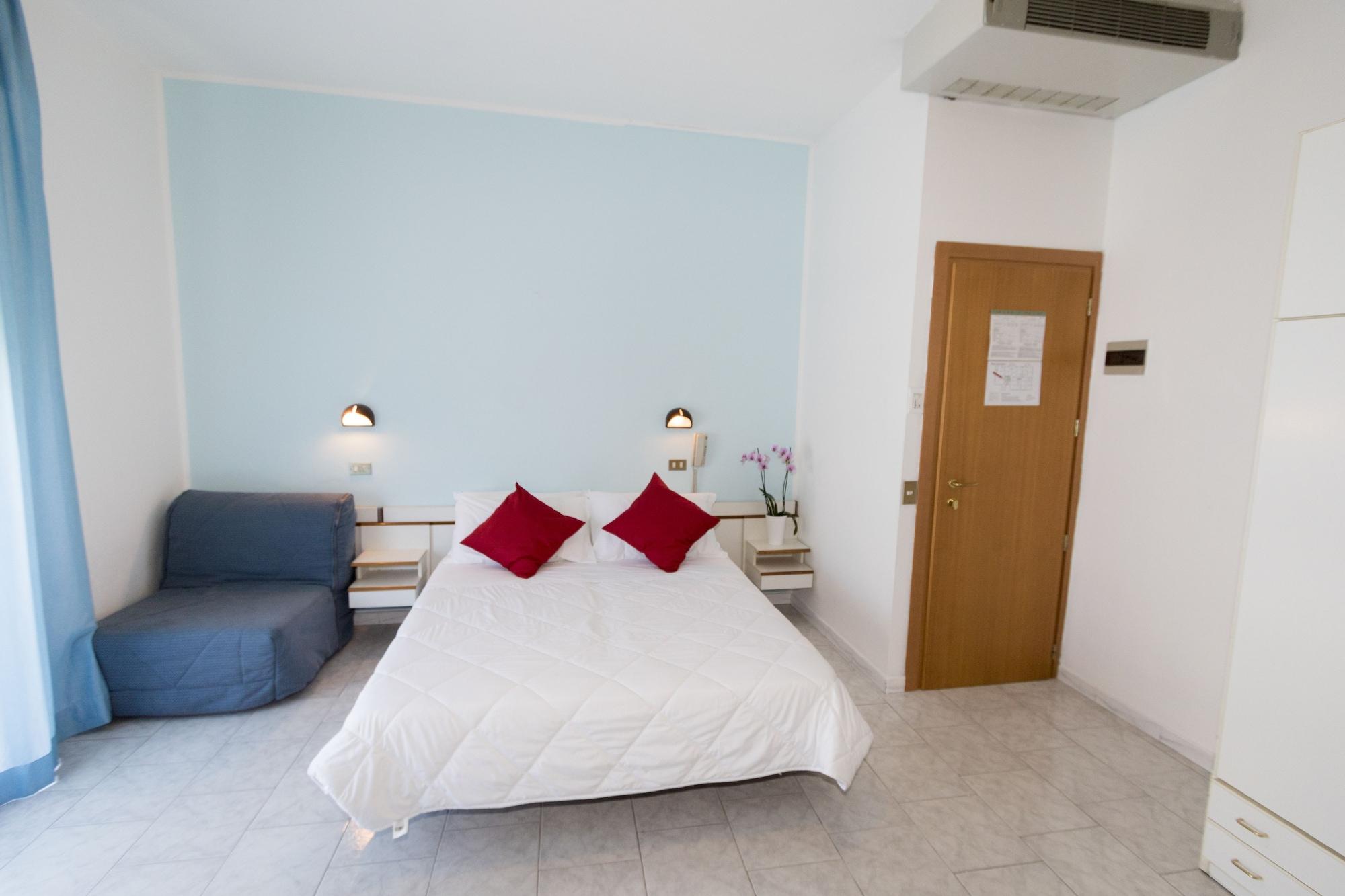 Hotel Giannella Римини Экстерьер фото