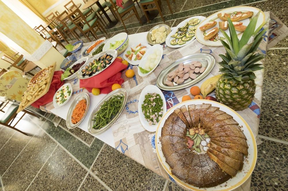 Hotel Giannella Римини Экстерьер фото