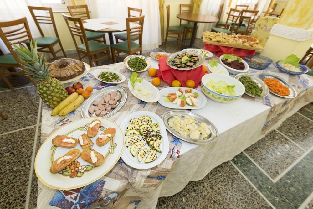 Hotel Giannella Римини Экстерьер фото