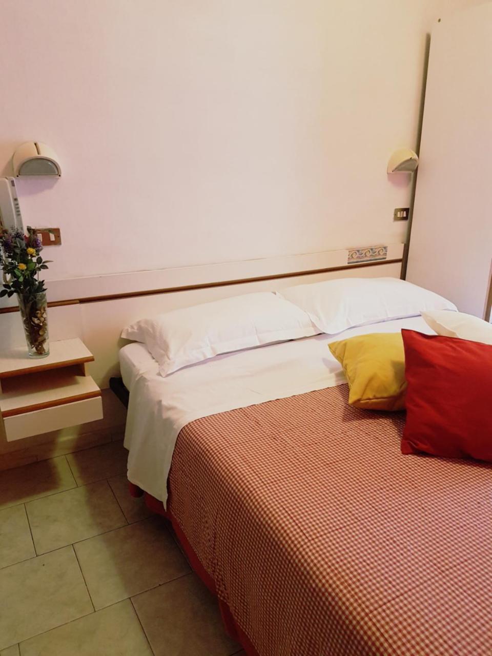 Hotel Giannella Римини Экстерьер фото
