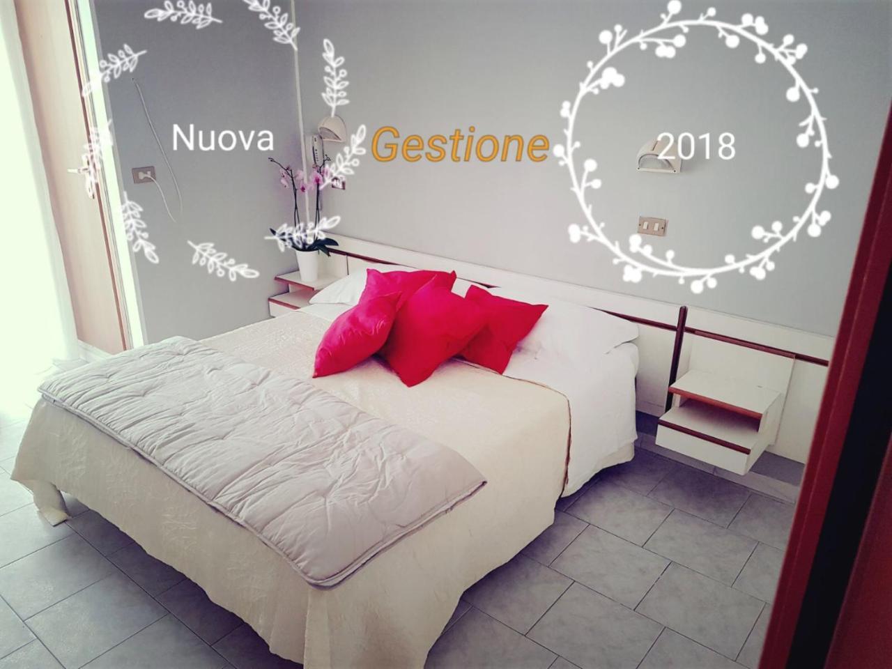 Hotel Giannella Римини Экстерьер фото
