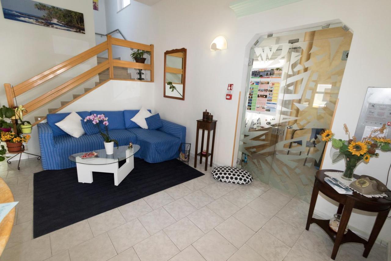 Hotel Giannella Римини Экстерьер фото
