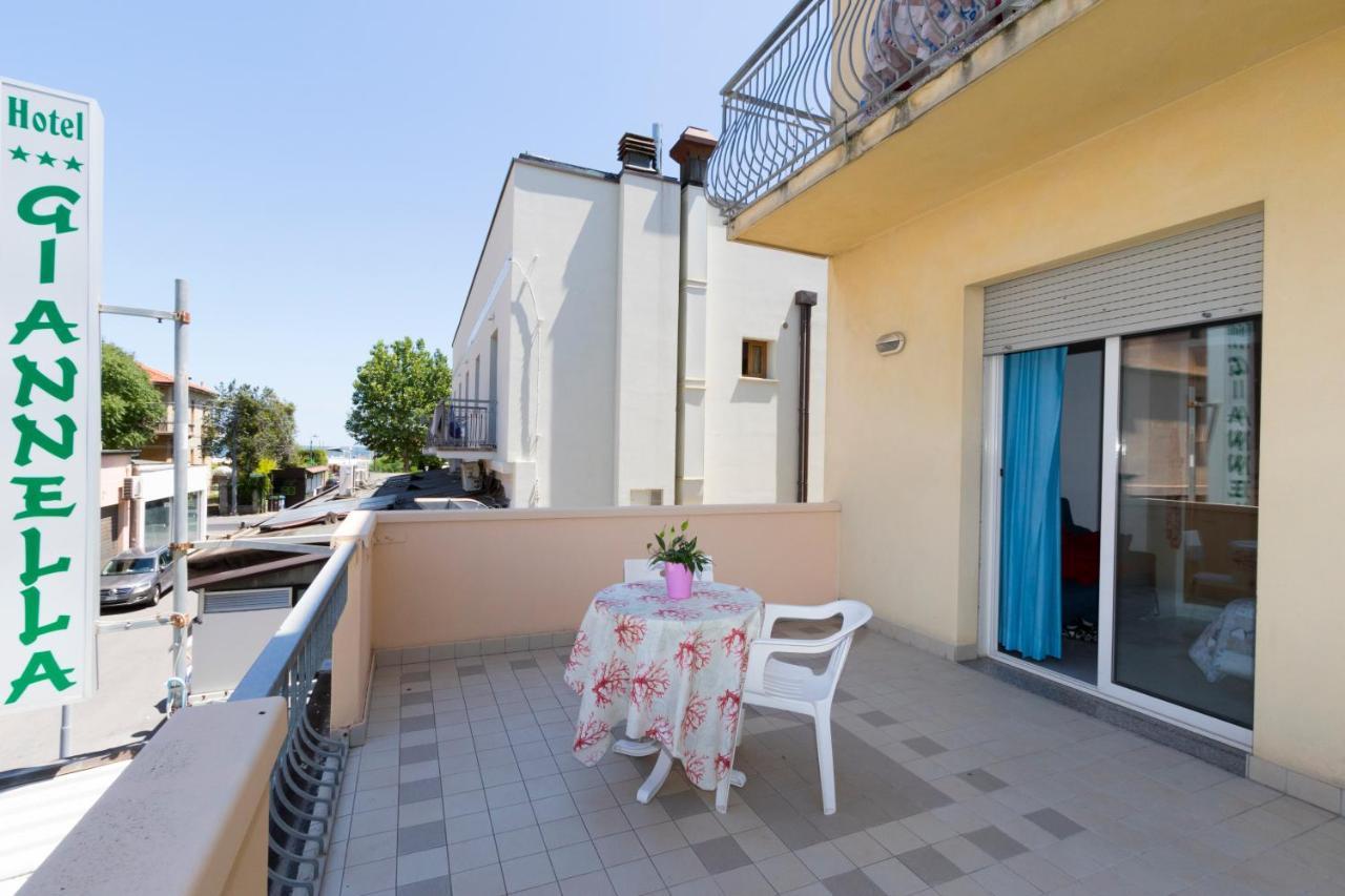 Hotel Giannella Римини Экстерьер фото